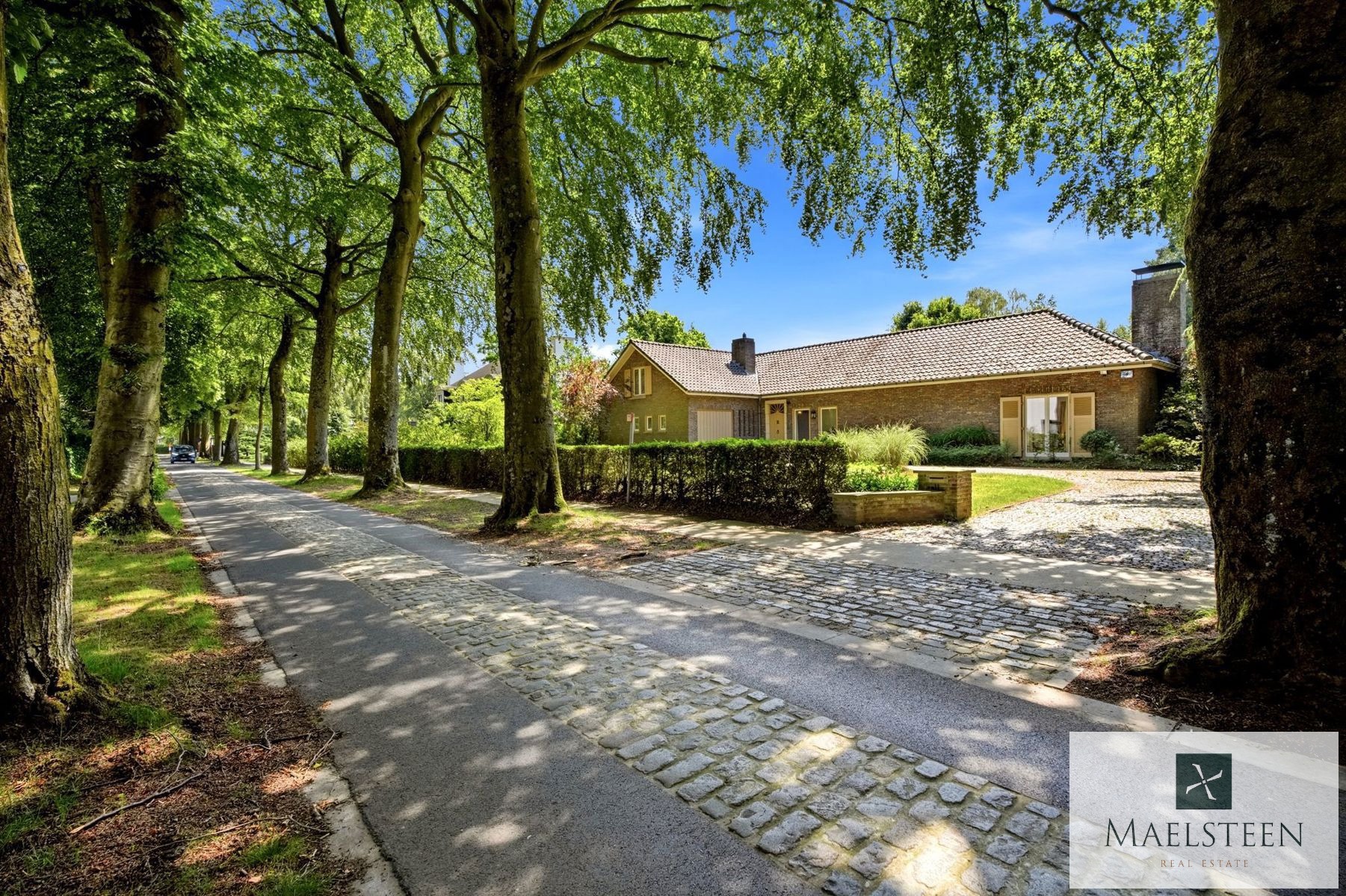 Villa op zeer gegeerde ligging te Sint-Andries (1.710 m²) - foto 3