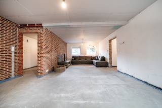 Ruime, centraal gelegen woning met tal van mogelijkheden – ideaal als kangoeroewoningOntdek deze veelzijdige en ruime woning op een perceel van...