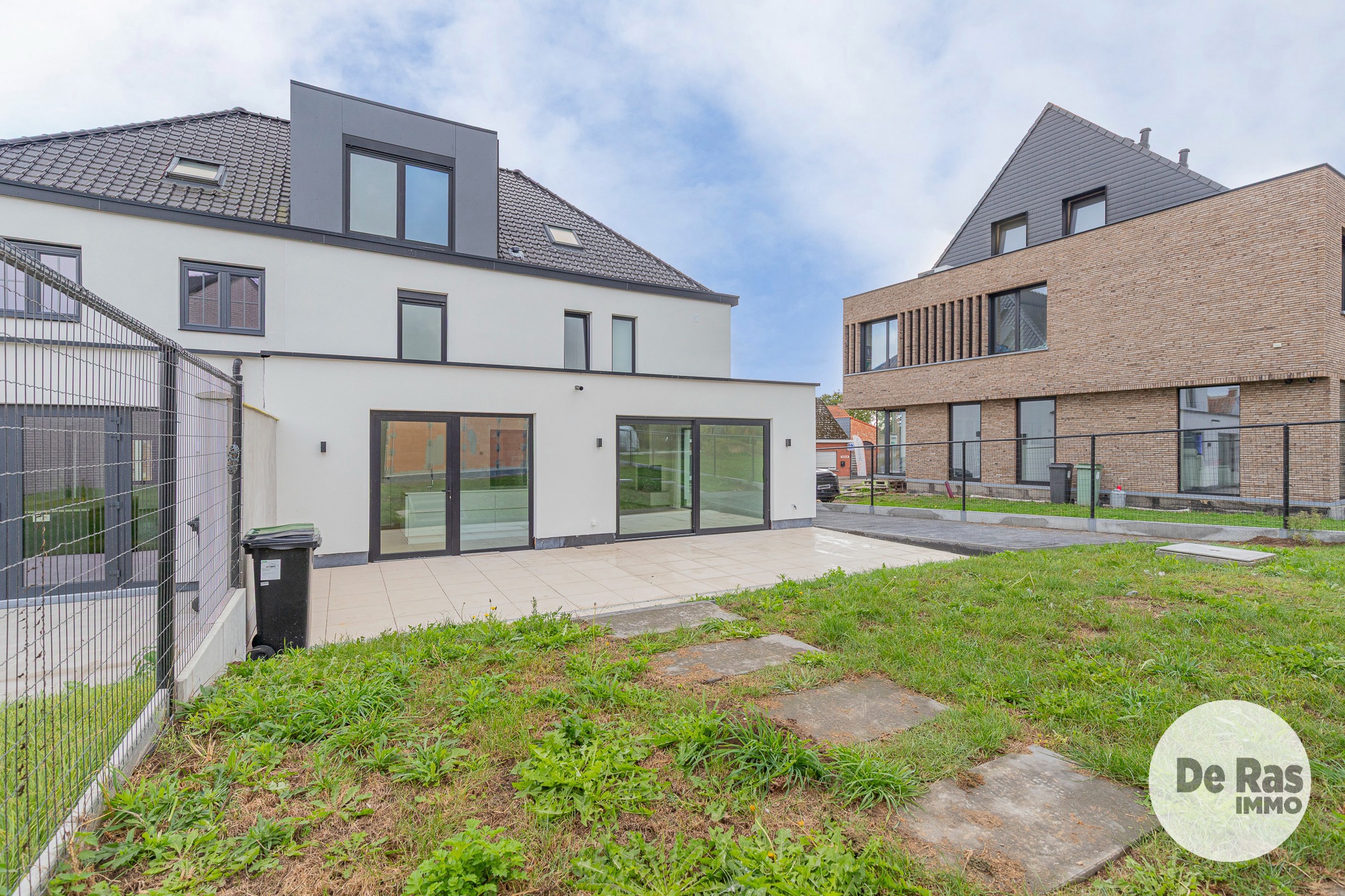 SMETLEDE - GERENOVEERDE WONING MET 4 KAMERS EN 2 BADKAMERS - foto 2