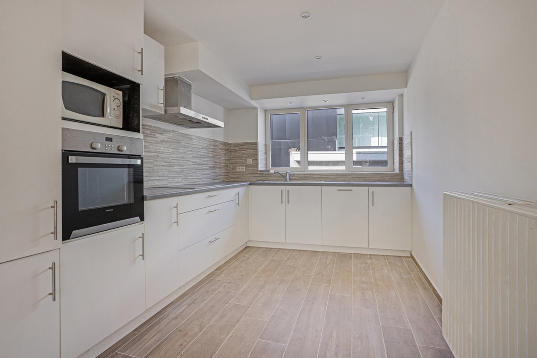 Te renoveren woning met groot magazijn  - foto 5