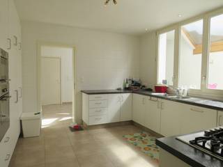 Welkom in deze prachtige statige stadswoning om een boogscheut van de Vesten van Brugge. Geniet van lichtrijke ruimtes, een rustige buurt en...