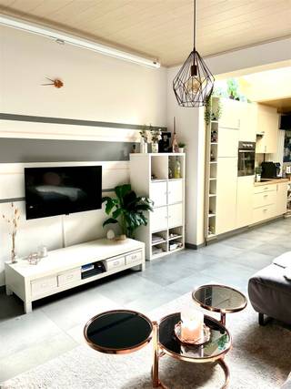 Instapklare woning te huur in het centrum van Lokeren (mogelijkheid tot 3 slaapkamers)Bent u op zoek naar een instapklare woning met de mogelijkheid...