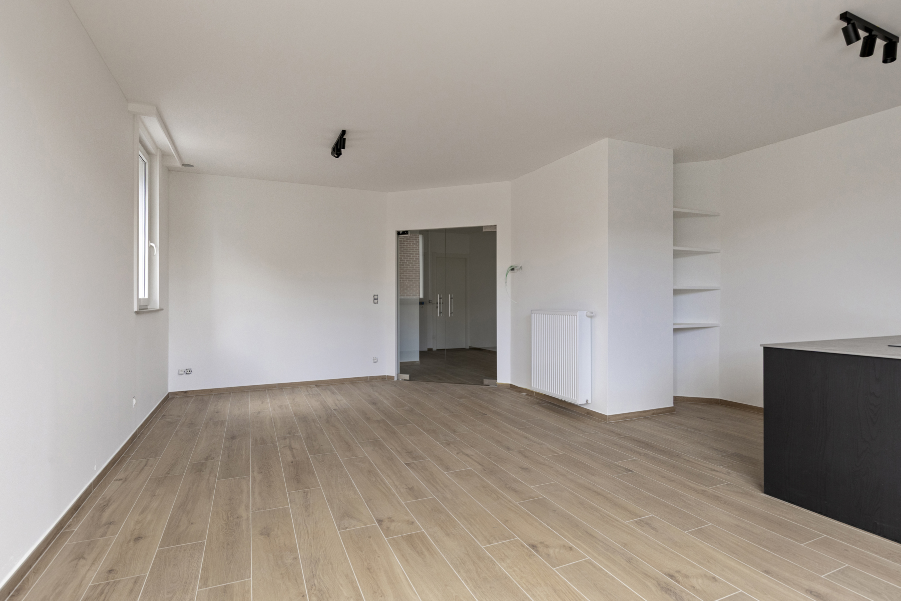 Gerenoveerd 2-slpk appartement in wijk Pulhof Berchem - foto 2