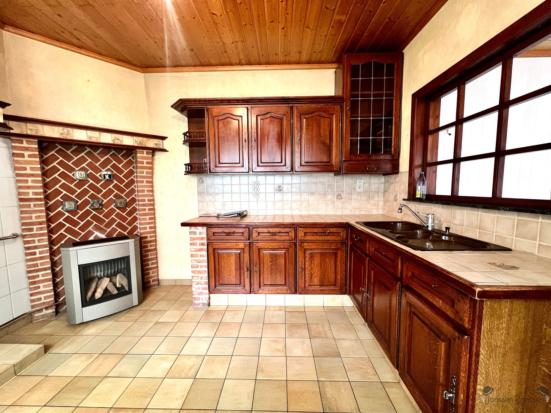 Charmante woning met garage - foto 5