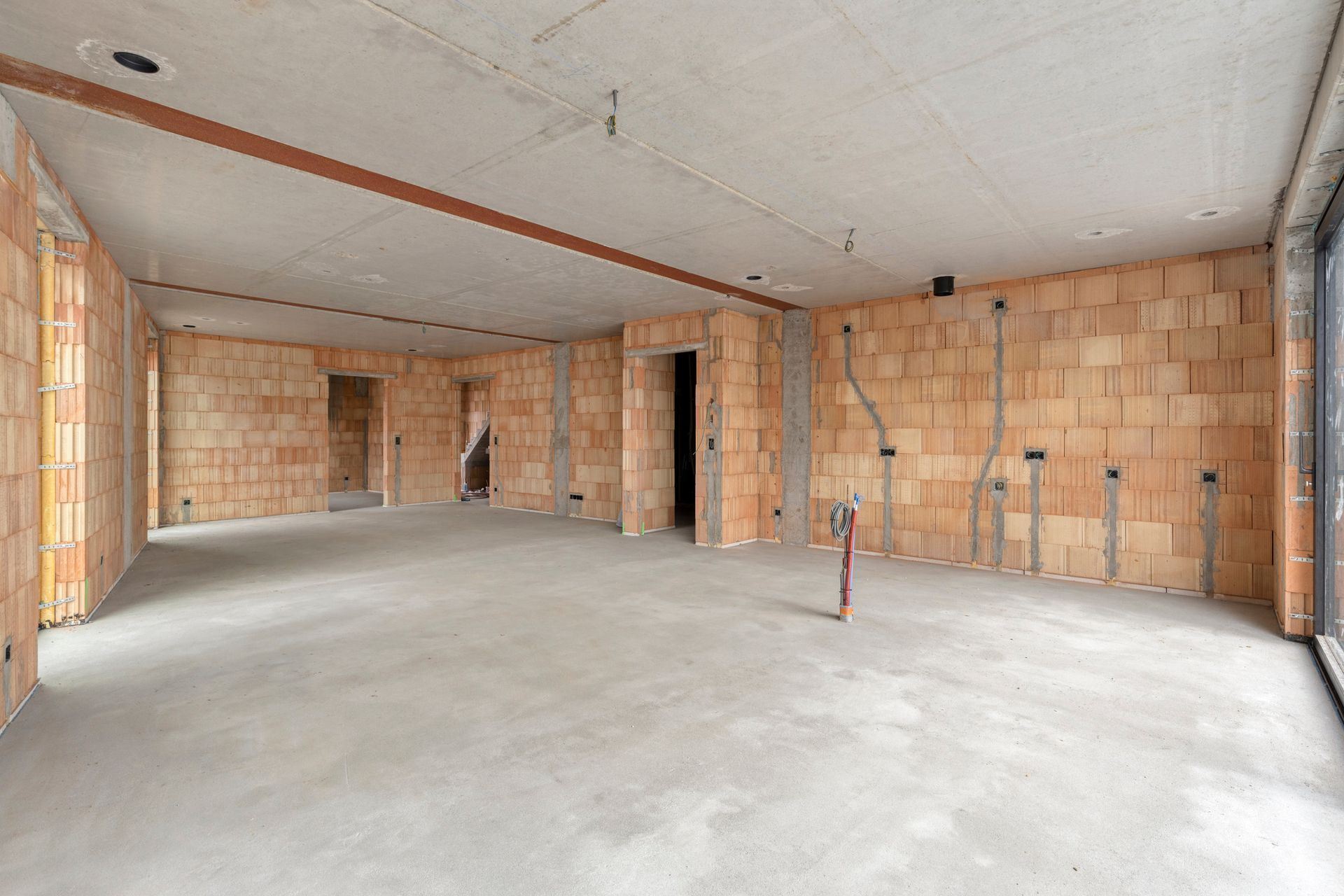 Niewbouw halfopen Bebouwing met 4 slaapkamer en bureau - foto 4