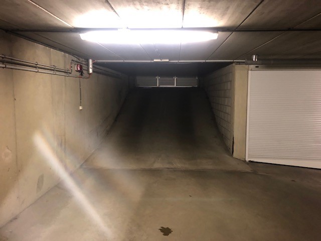 Ondergrondse autostandplaats op de Groene Boulevard. - foto 4