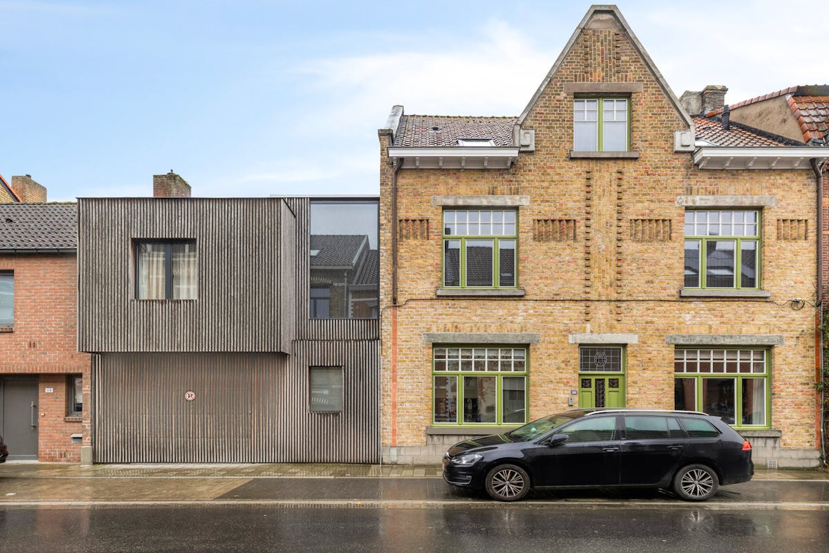 Klassevol huis met 5 slaapkamers, 3 badkamers, garage en ruime tuin te Sint-Kruis (Brugge) - foto 2