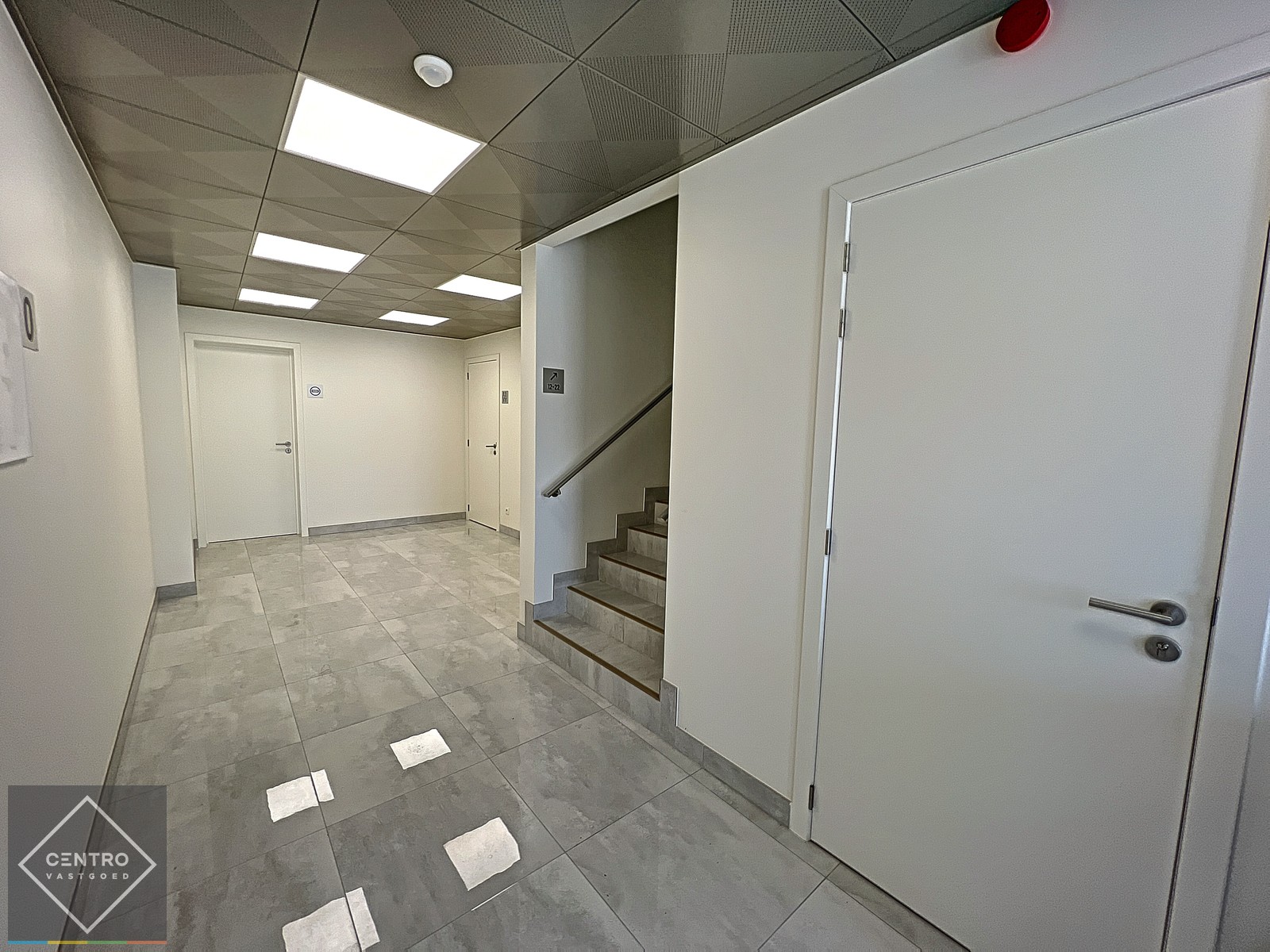 Volledig vernieuwde instapklare KANTOORRUIMTEN voorzien van AIRCO. Diverse oppervlakten beschikbaar (25 t.e.m. 67m2). Korte-termijn huur mogelijk! - foto 4