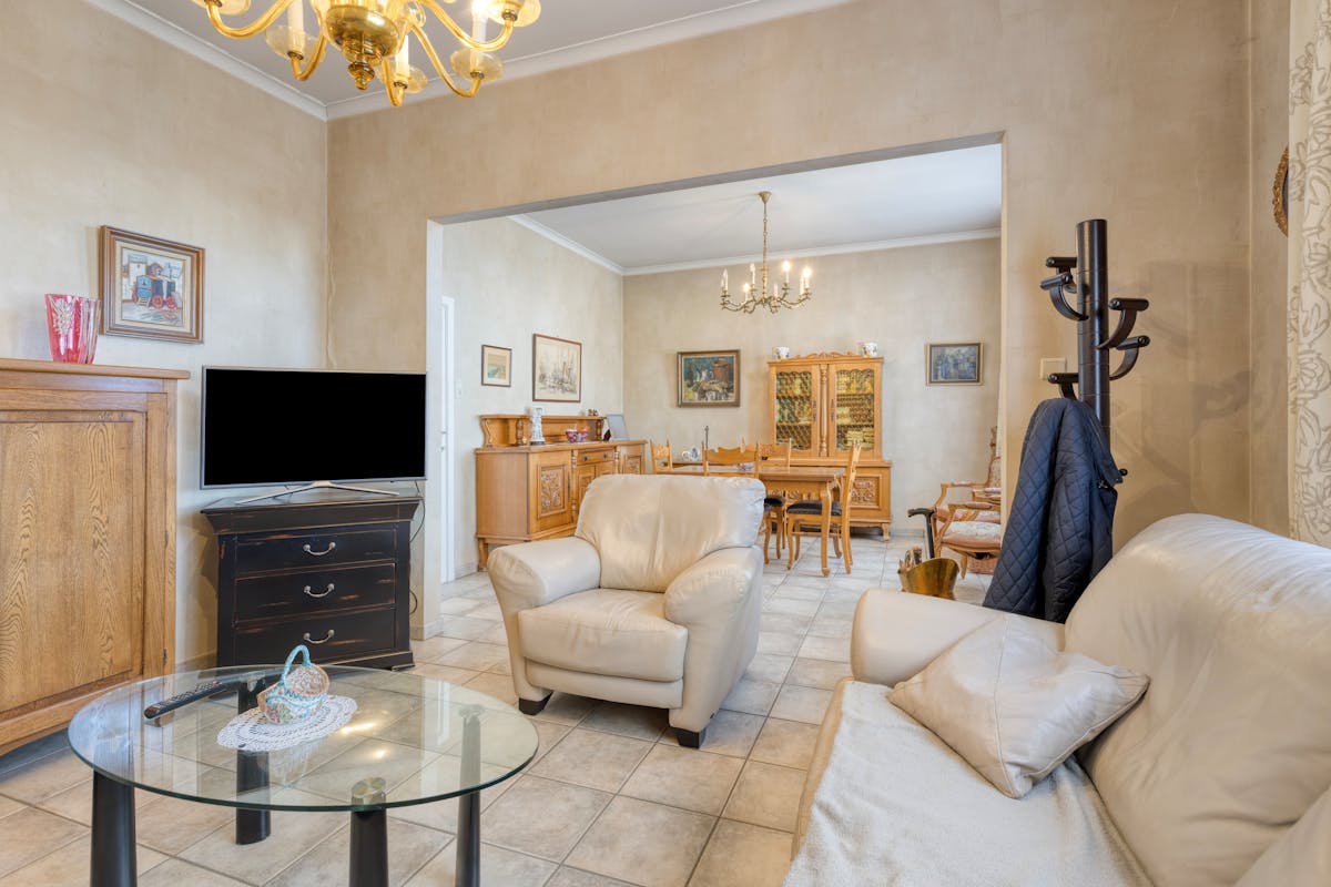 Herenwoning met 3 slaapkamers in het centrum van Veurne. - foto 3