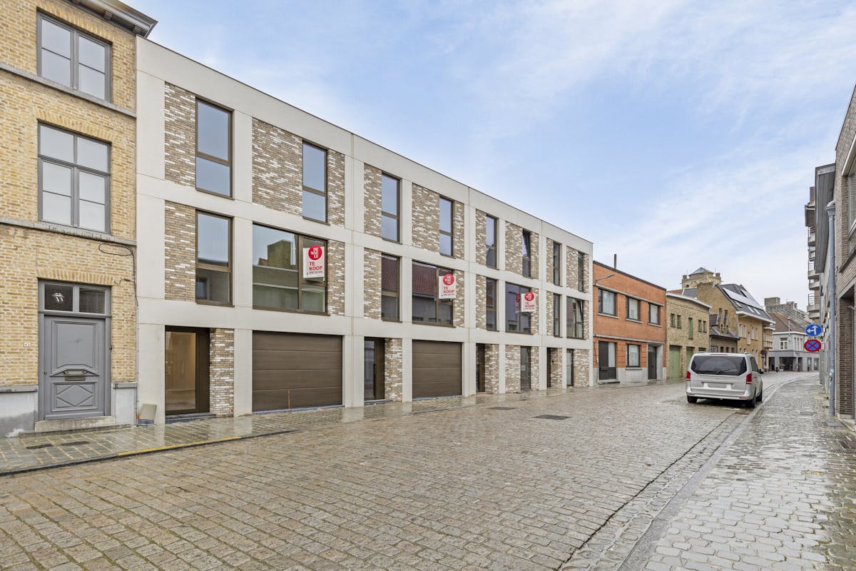 Huis te koop in centrum Veurne - foto 1