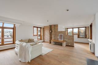 Deze veelzijdige eigendom combineert comfortabel wonen met professionele opportuniteiten en beschikt over een gunstig EPC B en een...