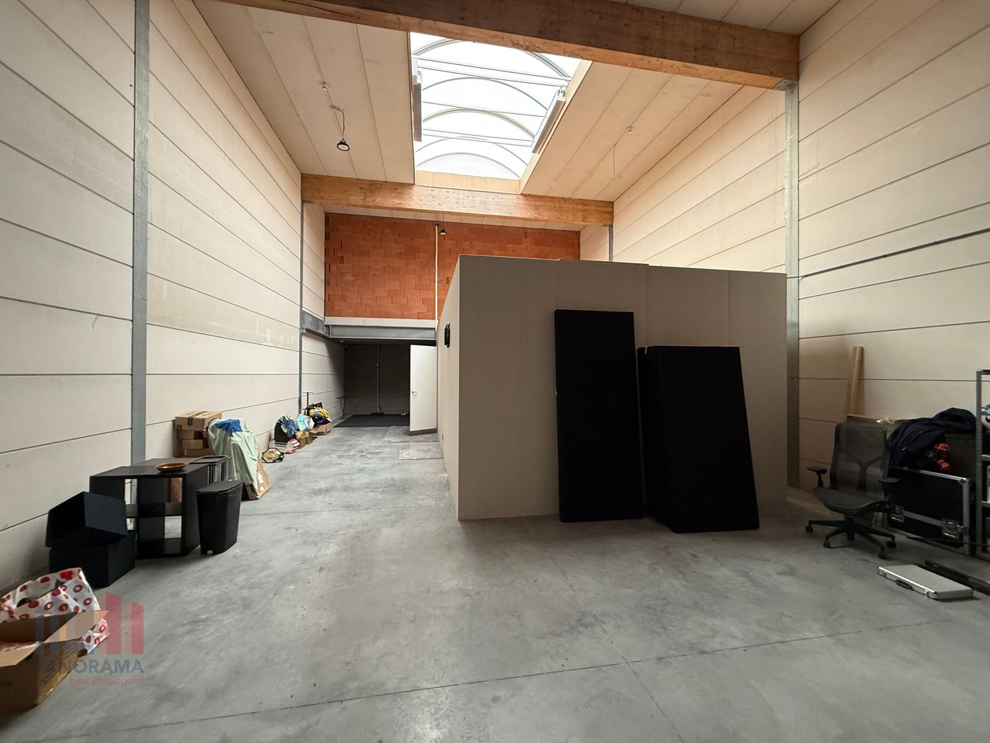 221 m² KMO-unit met appartement/kantoor vlakbij de E34 &amp; R4 - foto 3