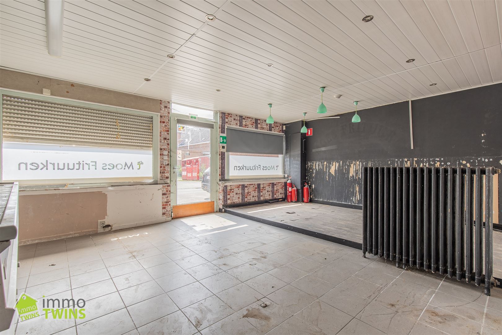 Handelswoonst op commerciële topligging te Moerzeke/Kastel - foto 4