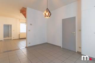 Bent u op zoek naar een woning in een centrale buurt? Deze woning in Deerlijk biedt alles wat u zoekt! Met een grondoppervlakte van 208 m² en...
