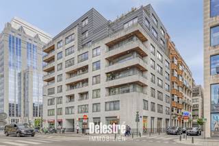 Dans le centre animé de BXL, sur le Boulevard Emile Jacqmain, nous vous présentons cet appartement prêt à l'emploi (4.5), (PARKING INCLUS) situé...