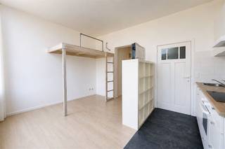 Are you interested in viewing this studio? Request your visit below! This studio is located in a highly desirable location, near t Groen Kwartier &...