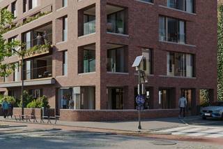 Pal op de hoek van de Maastrichtersteenweg en Corneliusstraat, zal er op de begane grond een commerciële ruimte aanwezig zijn. Voor de toekomstige bewoners van residentie Cornu kan dit een mooie meerwaarde vormen.
<h3>Toplocatie in hartje Hasselt</h3>
Dankzij de uitstekende ligging biedt dit multifunctioneel pand, met een bruto oppervlakte van 139 m², de ideale gelegenheid om een bloeiende handelszaak uit te bouwen. Deze commerciële ruimte wordt aangeboden in casco toestand. De verdere inrichting kan in samenspraak bepaald worden bij de verkoop.<br /><br />Troeven van deze commerciële ruimte:<br />+ uitstekende locatie<br />+ nieuwbouw<br />+ casco afwerking <br />+ multifunctioneel / vrij in te richten