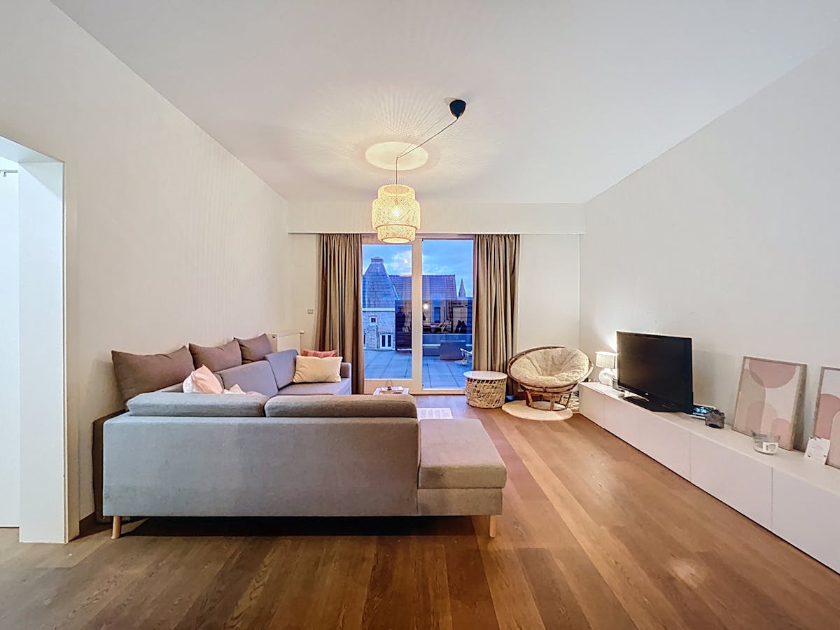 Ruim appartement met terras te huur in Kortrijk - foto 2