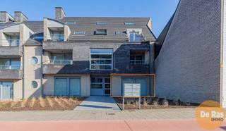 OORDEGEM- Gelijkvloers appartement op wandelafstand van het dorp.Dit gelijkvloers appartement is centraal gelegen; dichtbij scholen en winkels, maar...