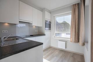 This ready-to-move-in apartment in Residence Verdi is located on the corner of Brugsestraat and Rustoordstraat in Oostkamp. Built in 2017,...