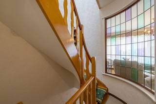 In een kindvriendelijke, doodlopende straat ligt deze goed onderhouden woning met praktische indeling, ruime tuin en veel lichtinval dankzij...