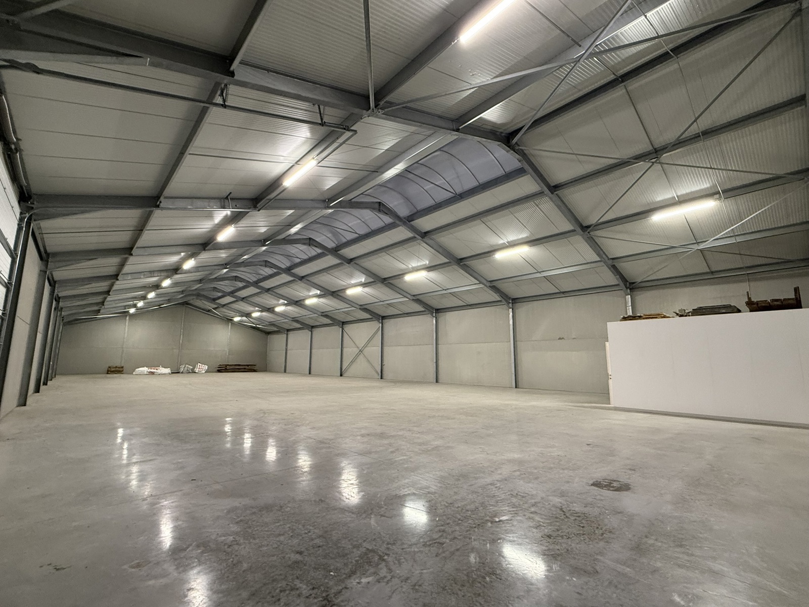 Nieuwe opslagruimte van 940m² te huur in Lichtervelde - foto 3