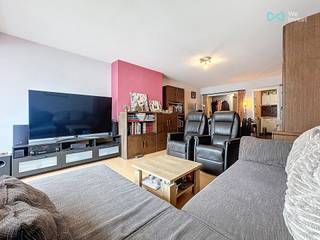 In het hartje van Blankenberge, op slechts 200 meter van het strand, bevindt zich dit op te frissen woon- of vakantieappartement. Het...