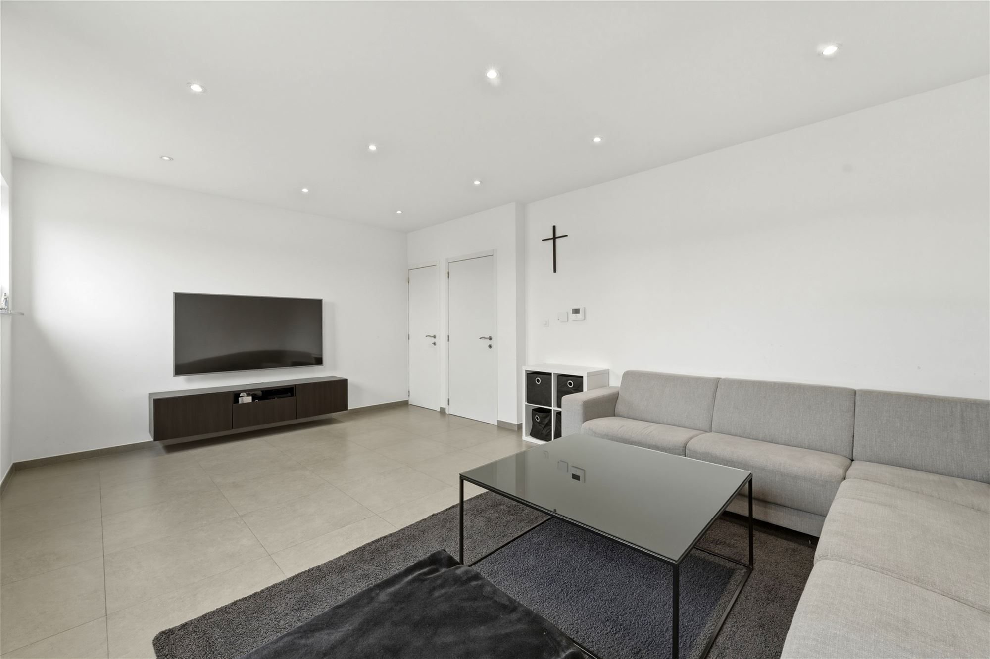 Instapklare woning met 3 kamers, terras en ruime garage - foto 3