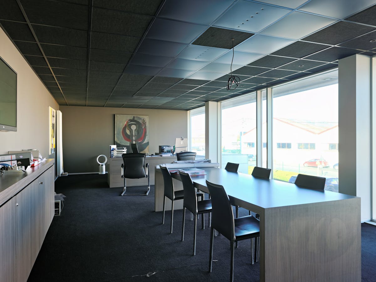 Bedrijfsgebouw met kantoor te huur in Zwevezele - foto 3