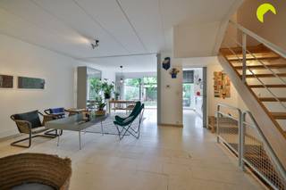 Première journée d'exposition le dimanche 7 juin - inscription obligatoire. Les enchères sont possibles jusqu'au dîner. 18u. Cette maison unique est...