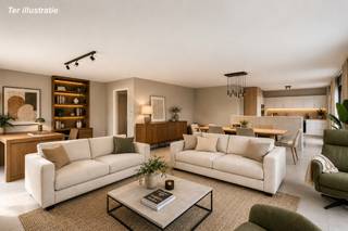Ben je op zoek naar een uitzonderlijk ruim appartement waar comfort, energiezuinigheid en een centrale ligging hand in hand gaan? Dan is dit prachtige appartement in Haaltert zeker een bezoek waard.<br /><br />EPC label B – Geen renovatieplicht / Bouwjaar 2005 / Lift / CV Aardgas / HR Dubbel glas – Alu / Garage inbegrepen in prijs!<br /><br />Met een bewoonbare oppervlakte van ongeveer 166 m² geniet je hier van alle ruimte die je nodig hebt. De royale leefruimte van 62 m² baadt in het licht en biedt tal van mogelijkheden om gezellig te wonen en gasten te ontvangen. De keuken sluit perfect aan op de leefruimte en vormt samen het kloppend hart van het appartement. De praktische berging is aansluitend gelegen.<br /><br />Verder beschikt het appartement over drie volwaardige slaapkamers, een verzorgde badkamer, een apart toilet en voldoende bergruimte, waardoor het perfect geschikt is voor gezinnen, thuiswerkers of wie gewoon graag ruim woont.<br /><br />Ook praktisch scoort deze eigendom bijzonder goed. De garage is inbegrepen in de vraagprijs, zodat je steeds comfortabel kan parkeren en extra bergruimte ter beschikking hebt.<br /><br />Dankzij het gunstige EPC-label B geniet je bovendien van een energiezuinige woning met lagere energiekosten en een aangenaam wooncomfort.<br /><br />De centrale ligging is een absolute meerwaarde. Winkels, horeca, scholen en openbaar vervoer bevinden zich op wandelafstand, terwijl je ook een vlotte verbinding hebt naar de belangrijkste invalswegen.<br /><br />Kortom, een verrassend ruim en instapklaar appartement op een toplocatie in Haaltert, waar ruimte, comfort en bereikbaarheid perfect samenkomen.<br /><br />Interesse? Contacteer Vastima vandaag nog en plan jouw bezoek.
