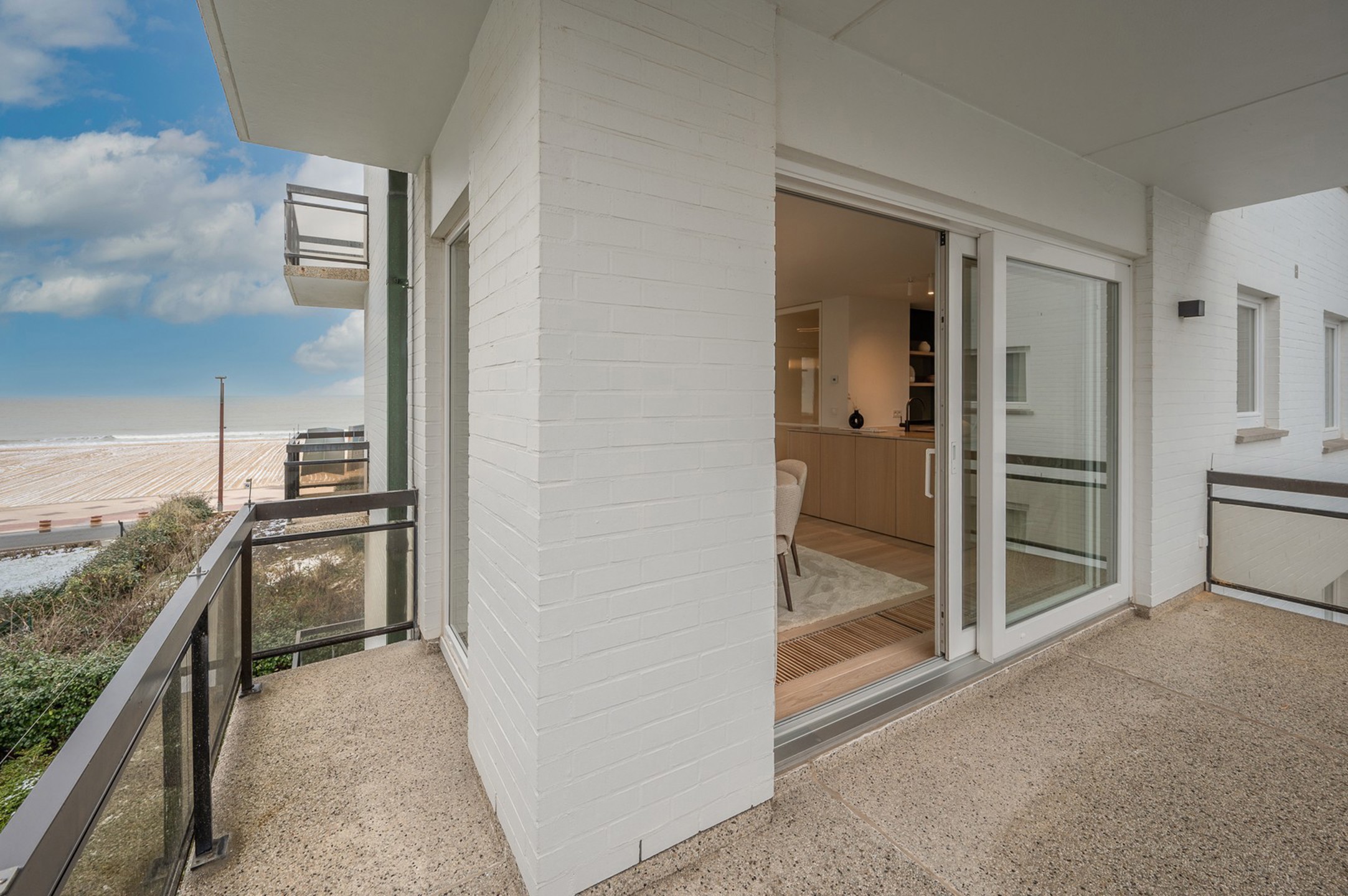 Luxueus gerenoveerd hoekappartement met zeezicht vlakbij de wandeldijk in het Zoute. - foto 4