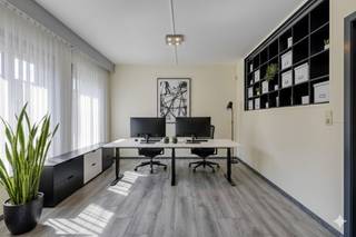 Spacious and Flexible Office Space (190 m²) with Central Location and Extra Basement Space for SaleAre you looking for a representative and...