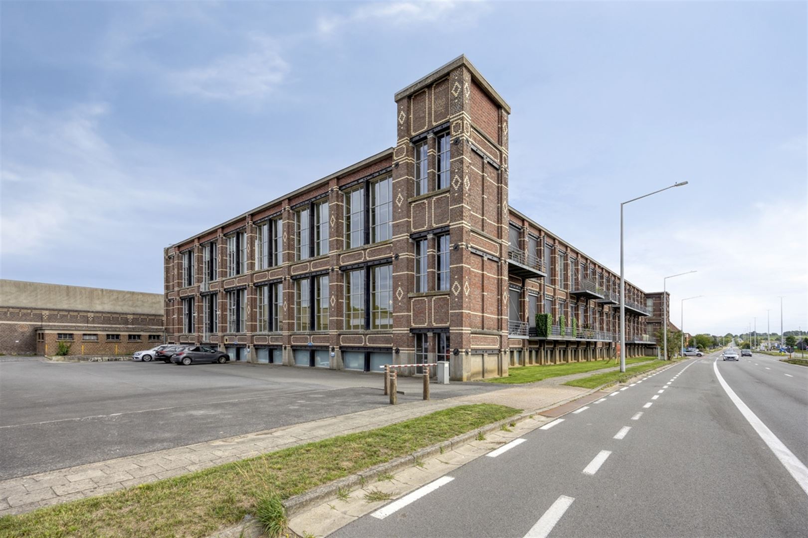 Ruime goed onderhouden loft van 235 m2 - foto 1