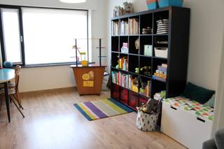 Deze centraal gelegen, volledig gerenoveerde woning (nabij de Mariaschool) combineert ruimte, licht en comfort – ideaal voor een gezin. Dankzij...