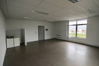 Kantoorruimte van 50 m² in het gekende Bedrijvencentrum van Tienen aan een zeer interessante huurprijs met o.a. soepele huurvoorwaarden,...