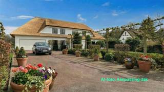 This spacious and stylish detached villa offers a unique combination of comfort, space and privacy in a prime location in Brasschaat. The...