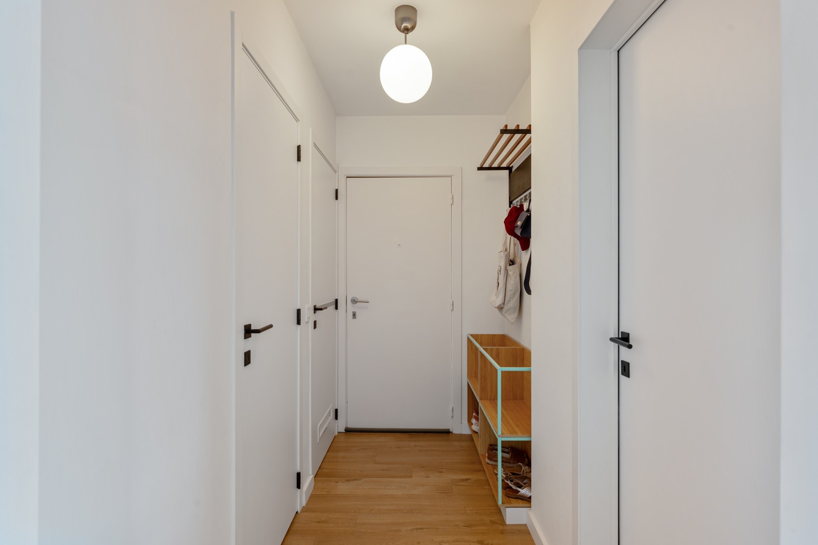 Instapklaar dakappartement met 2 terrassen in centrum Bree - foto 5