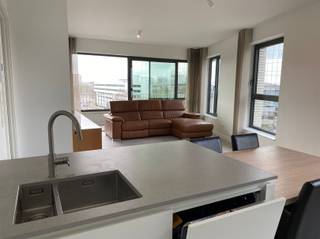 ANTWERPEN - Residentie Louise Marie: Nieuw, lichtrijk hoekappartement met 2 slaapkamers, ruim terras en autostaanplaats. Nieuwbouwappartement van ca...