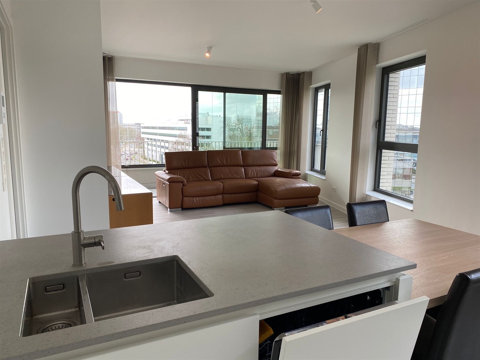 Louise Marie ∣ Nieuw hoekappartement met 2 slaapkamers + P - foto 2