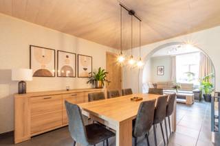 Een instapklare woning met oa. 3 slaapkamers, aangelegd terras + perfect georiënteerde tuin. Ideaal gelegen op wandelafstand van het station en...
