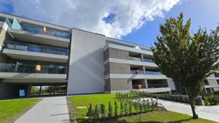 Laatste 3 appartementen te koop!2 privatieve garages + zonnepanelen inbegrepen.Wonen zonder in te boeten op ruimte, rust, comfort mét oog op...
