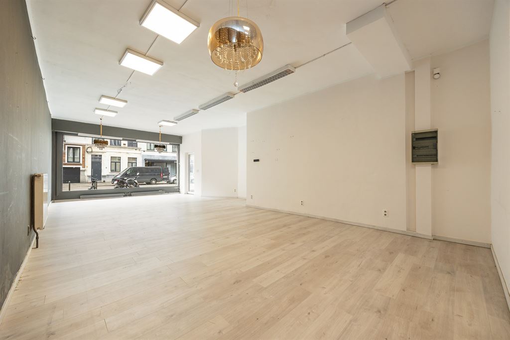 Ruime Handelsgelijkvloers met grote visibiliteit - foto 5