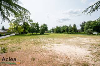 Unieke groen-georiënteerde projectzone voor meergezinswoningen aan het Heldenpark in Eeklo, waarbij de projectzone (met een maximum van 2.101...