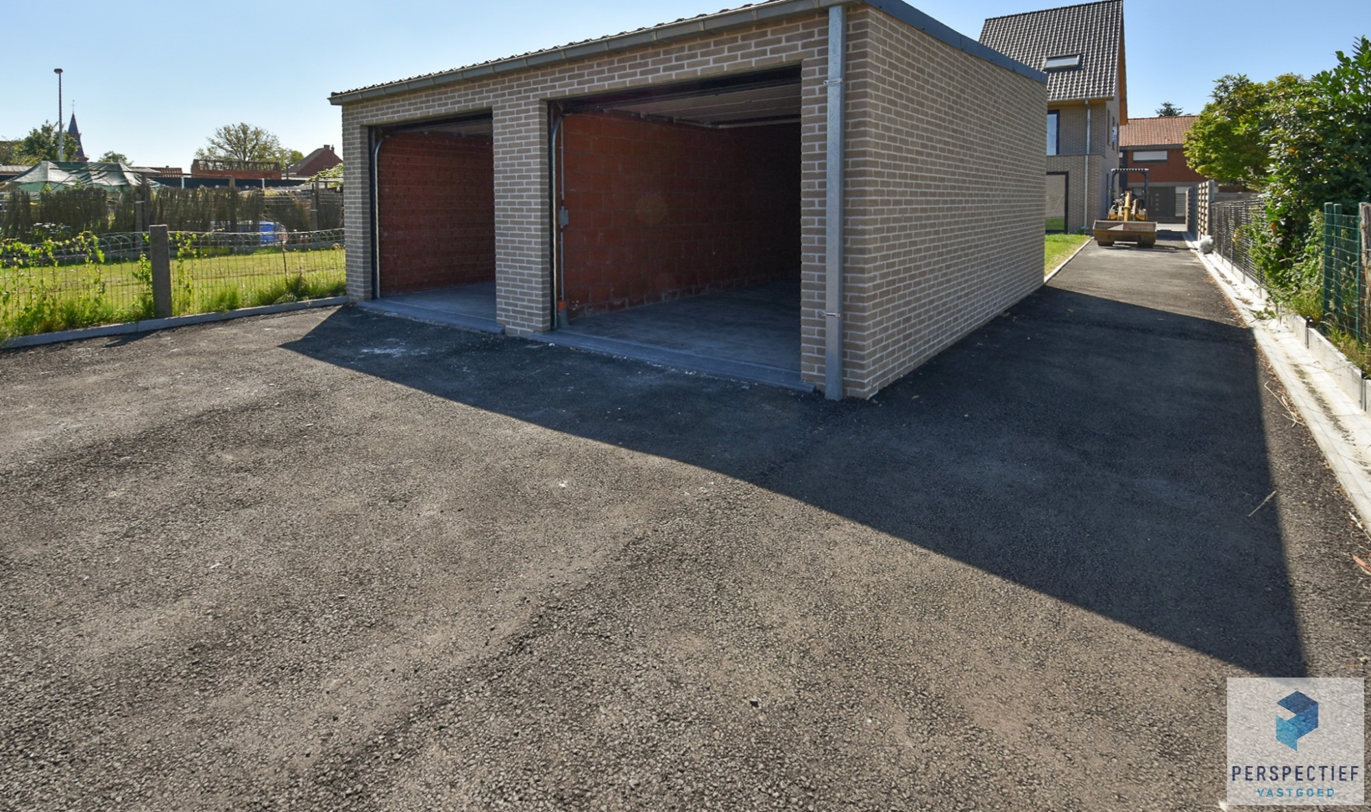 RUIME garagebox met automatische poort - foto 4