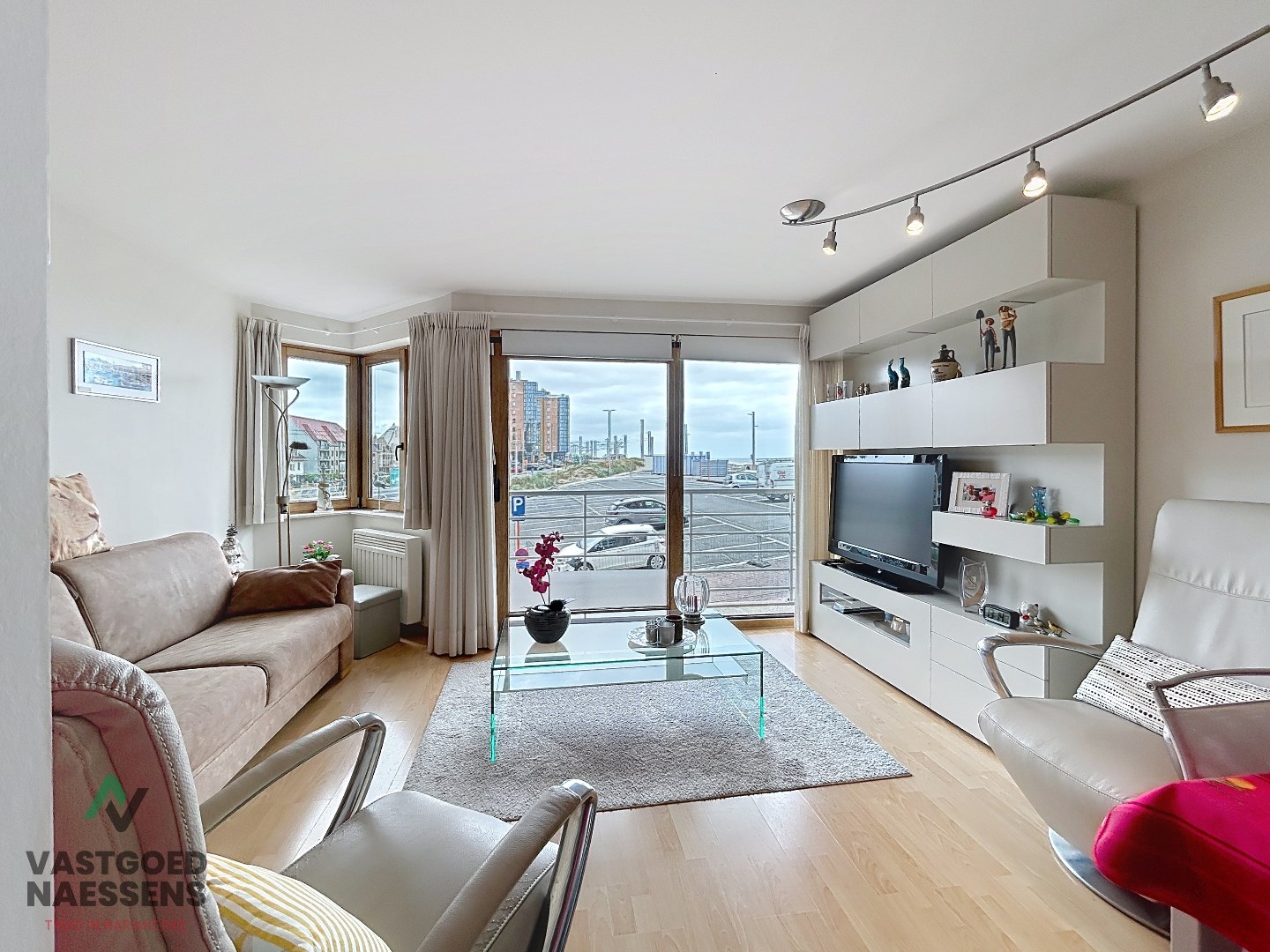 INSTAPKLARE STUDIO MET VEEL LICHTINVAL EN ZICHT OP ZEE - foto 3