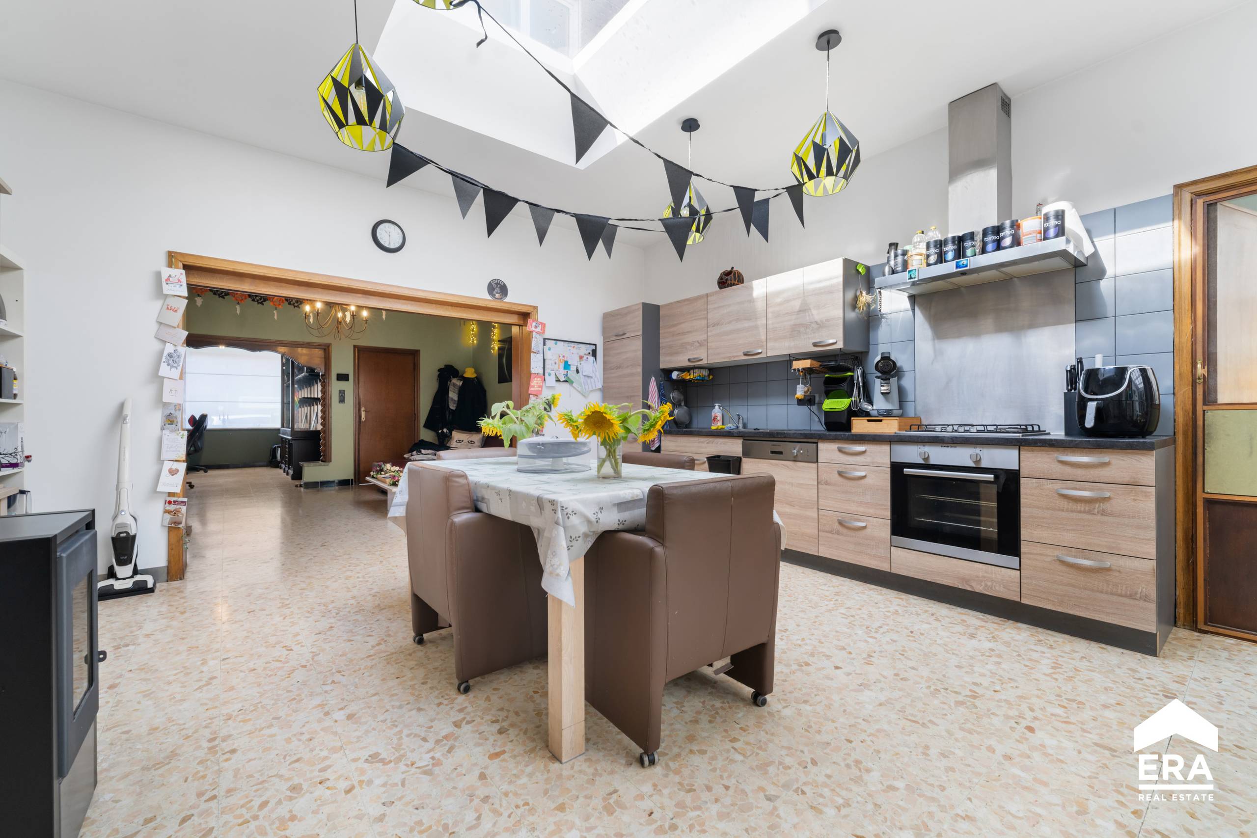 Ruime woning met loods in Roeselare - foto 1