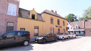 Instapklaar 2-slaapkamerappartement met een interessante ligging in het centrum van Brugge, vlakbij het Koning Albert-I park, het station en op 100...