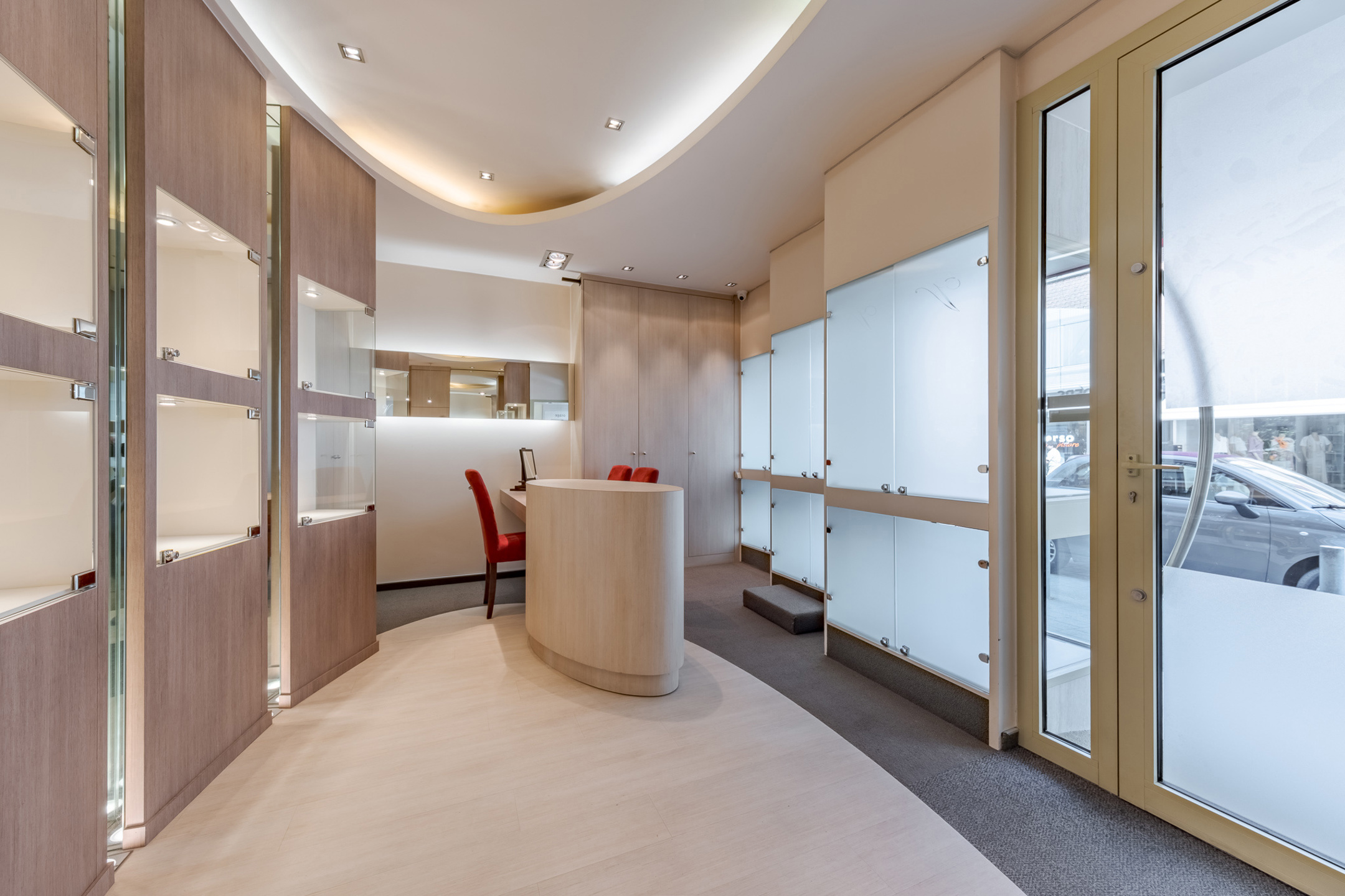 Commerciële handelswoning op een absolute topligging - foto 4