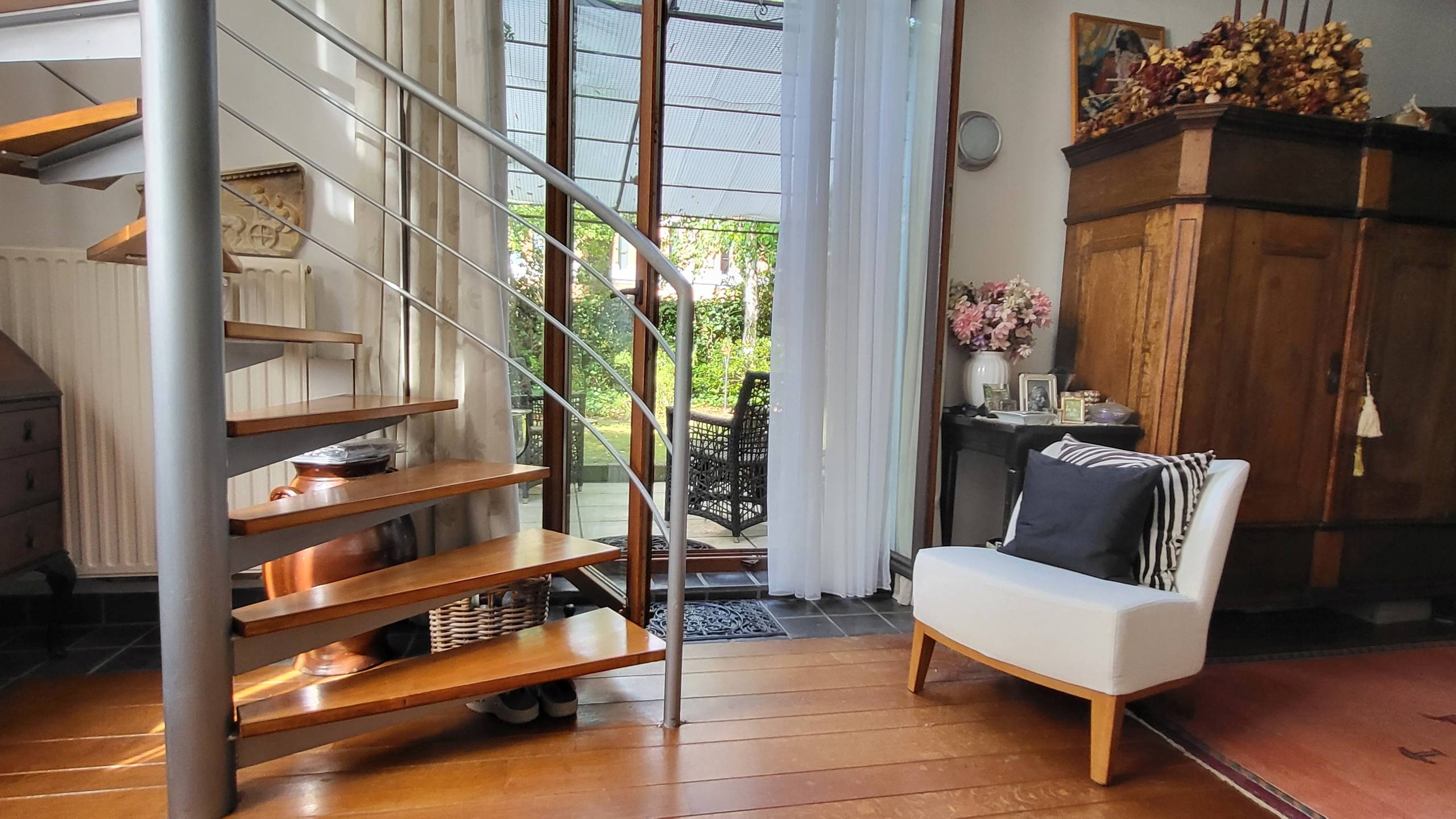 Duplexappartement in Leuven centrum met ruim terras en tuin - foto 3